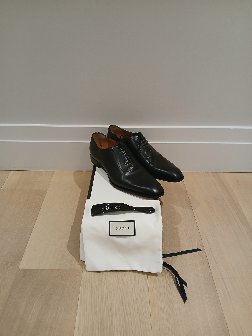Gucci Black Leather Lace-Up Oxfords